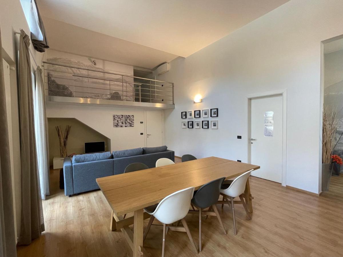 Lovely Loft Molo เมนาจโจ ภายนอก รูปภาพ