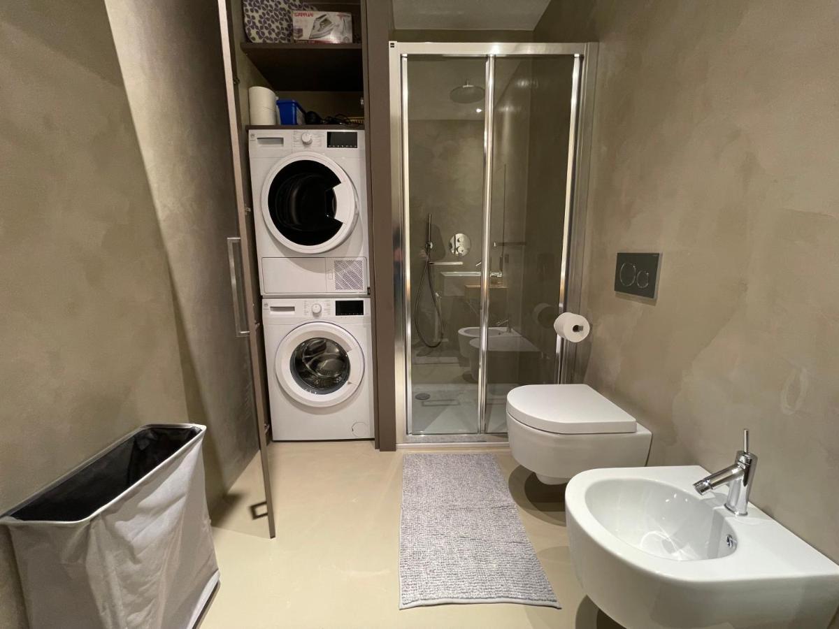 Lovely Loft Molo เมนาจโจ ภายนอก รูปภาพ