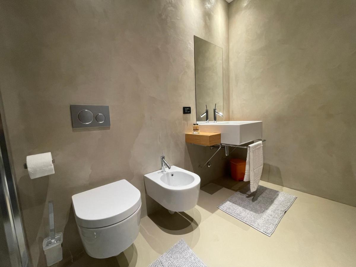Lovely Loft Molo เมนาจโจ ภายนอก รูปภาพ