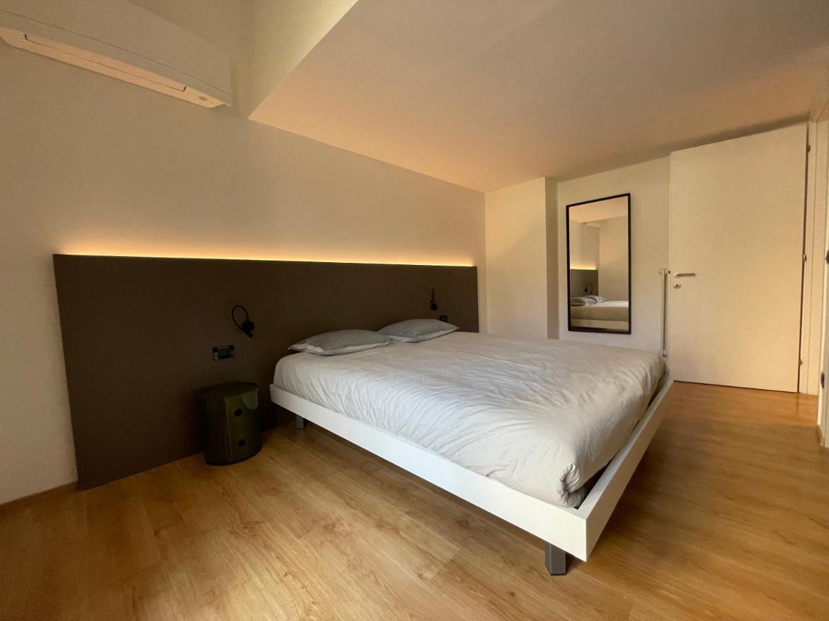 Lovely Loft Molo เมนาจโจ ภายนอก รูปภาพ