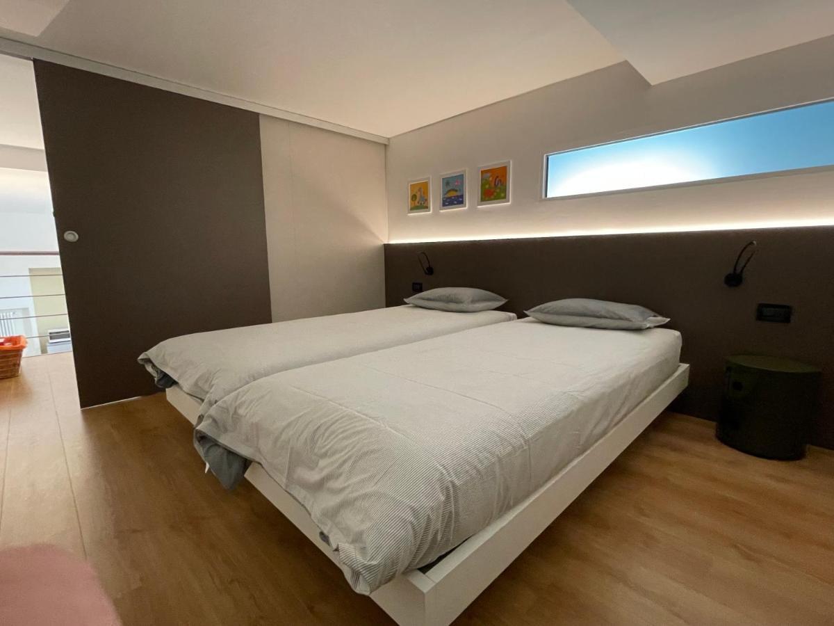 Lovely Loft Molo เมนาจโจ ภายนอก รูปภาพ